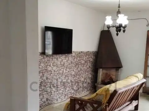 Casa 4 ambientes con 1 baño