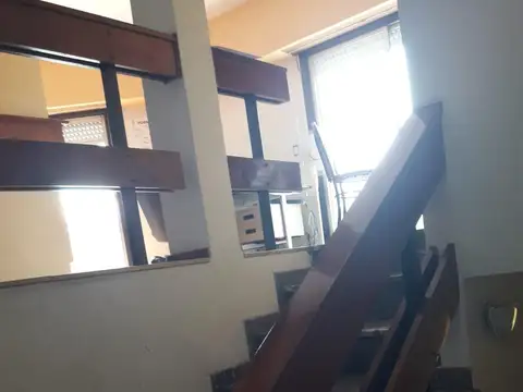 CASA AMERICANA3 AMBIENTES EN DOS PLANTAS CON LOCAL COMERCIAL- Ituzaingó Norte