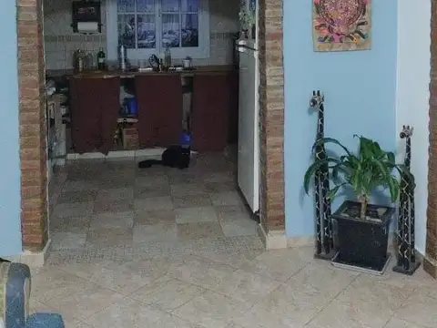 Casa 4 ambientes con 1 baño