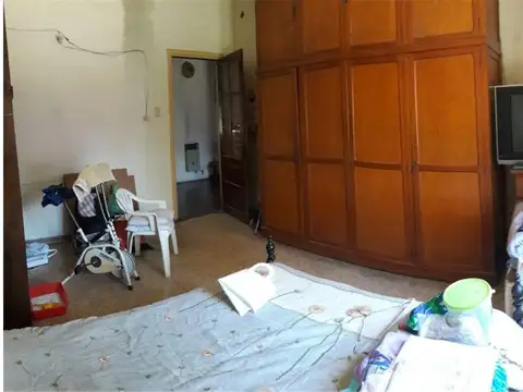 VILLA MAIPU - EXCELENTE CASA 4 AMB. CON JARDÍN AL FONDO.