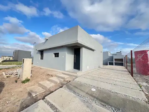 VENTA CASA 2 DORMITORIOS DOCTA URBANIZACION