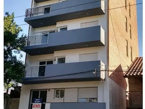 A estrenar Echesortu . Externos con balcon corrido excelente