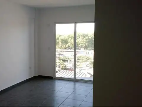 A estrenar Echesortu . Externos con balcon corrido excelente