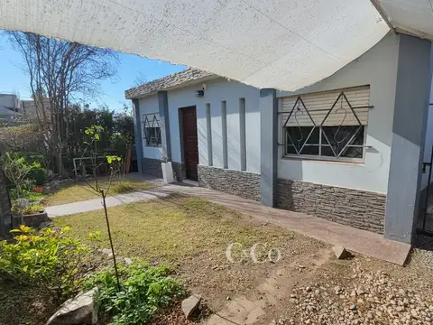 Casa 5 ambientes con 1 baño