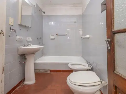 Depto Tipo Casa 5 ambientes con 2 baños