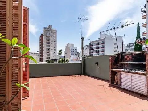 VENTA PH 3 AMB CON TERRAZA Y QUINCHO – FLORES