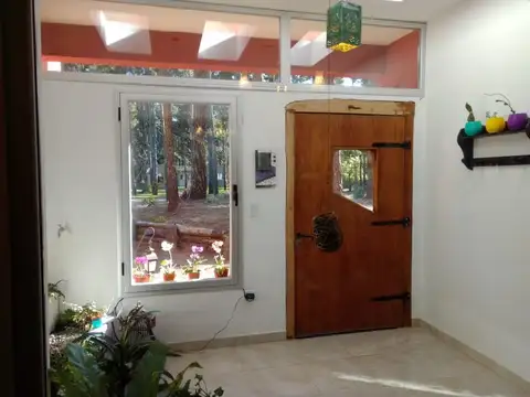 Casa 7 ambientes con 2 baños