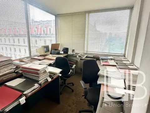 Oficina 4 ambientes con 3 baños