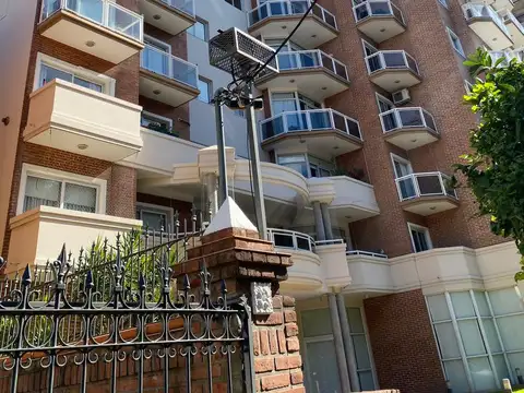 Venta cocheras en edificio de categoría, en Ramos Mejía, seguridad 24hs