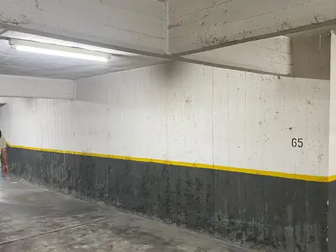 venta cochera en Ramos Mejía, edificio de categoría, seguridad 24hs