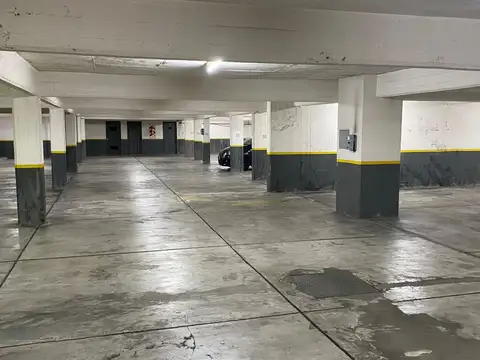 Venta cocheras en edificio de categoría, en Ramos Mejía, seguridad 24hs