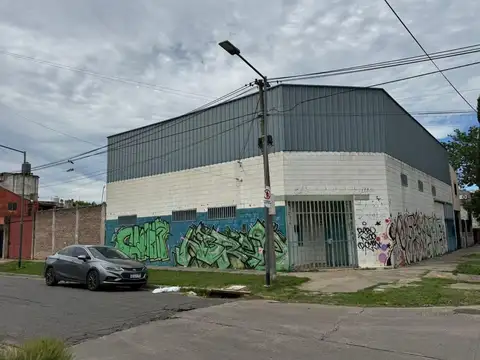 Galpón de 350 m2 cubiertos en Venta en Villa Bonich - San Martin