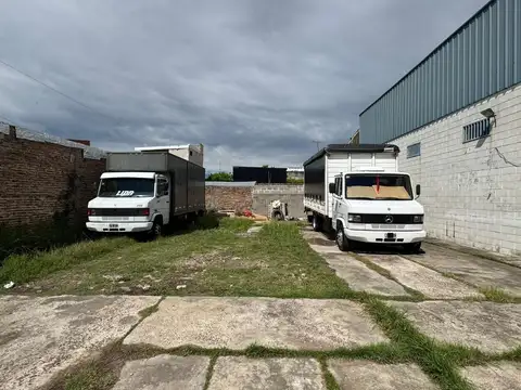 Galpón de 350 m2 cubiertos en Venta en Villa Bonich - San Martin