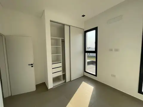 Casa a estrenar en el Barrio El Aljibe