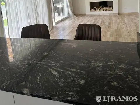 Casa en Alquiler en El Canton - Norte, USD 1.500