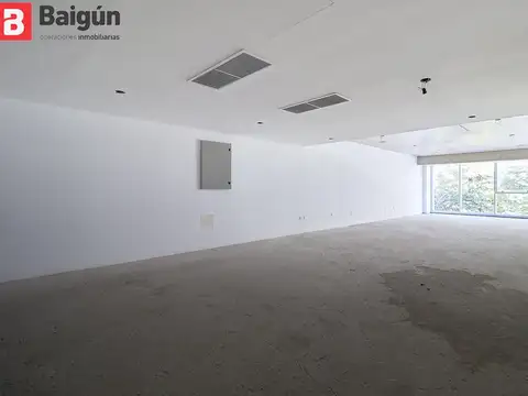 EDIFICIO DE OFICINAS EN EXCELENTE UBICACION