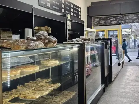 VENTA LLAVE: Panadería sobre 8 de Octubre UNION