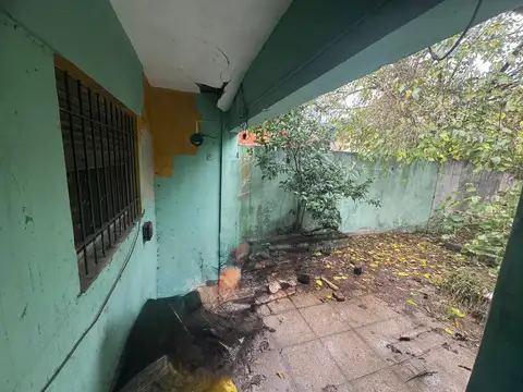 Depto Tipo Casa 2 ambientes con 1 baño