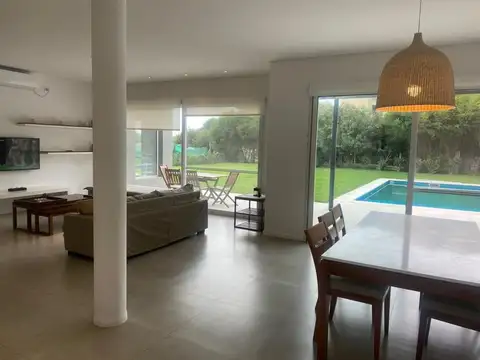 Casa en Alquiler Temporal de 4 dormitorios