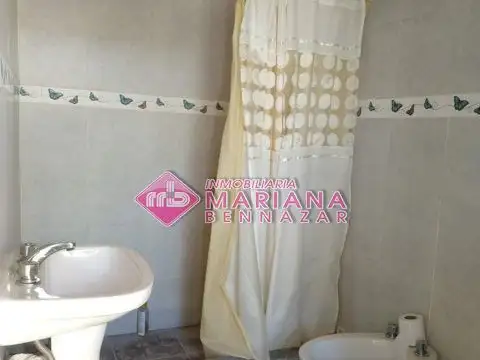 Casa 5 ambientes con 3 baños