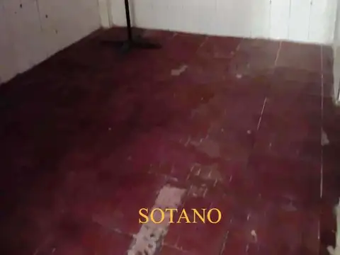 Dr A Alsina 1864 , Piso PB