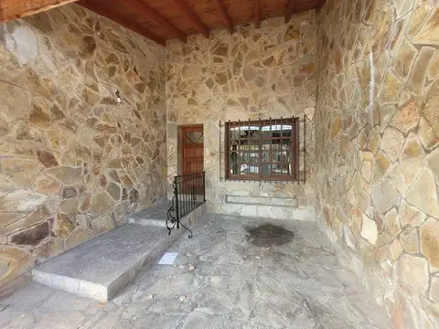 Casa 6 ambientes con 4 baños