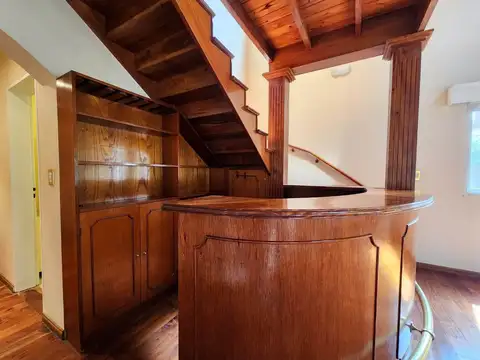 Casa en Venta con 5 cocheras