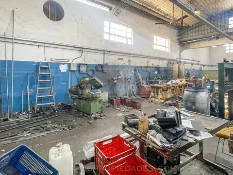 Eduardo Sivori  al 5300 entre Carlos Tejedor y G. Mendez