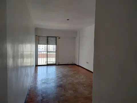 San Martin 400, Piso 5