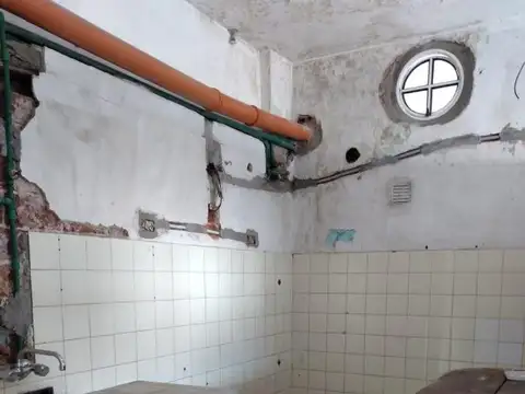 Local en Alquiler en Isidro Casanova, $ 400.000