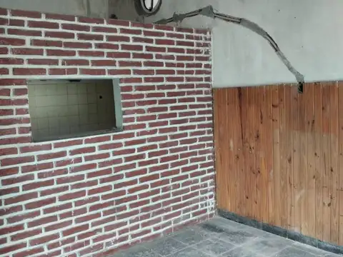 Local en Alquiler en Isidro Casanova, $ 400.000