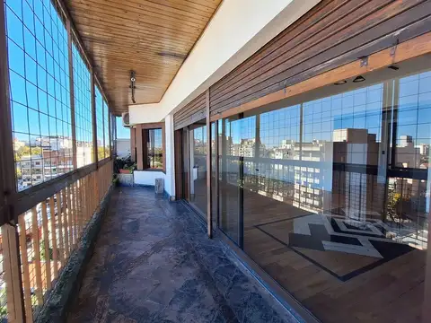 Departamento 5 ambientes con 3 baños