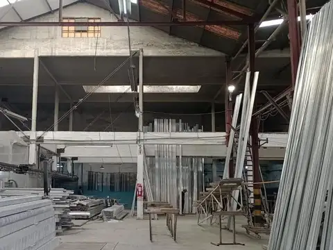 Galpon en Venta 62  mts Fondo