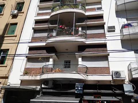 VENTA 3 AMB DE ESTILO AL FRENTE CON BALCON. "ONCE"
