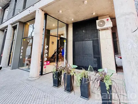 Venta Local al Frente En Abasto