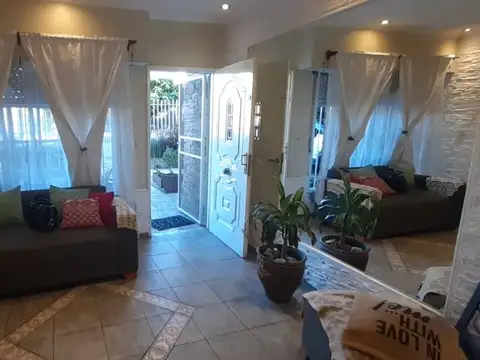 Casa en Venta en Luis Guillon, USD 110.000