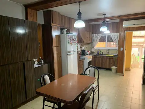 chalet 4 ambientes venta Villa Luzuriaga