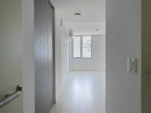 Pacheco de Melo 2100, Piso 9