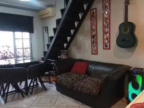 Depto Tipo Casa en Venta de 3 ambientes