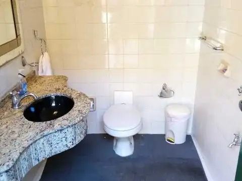 Casa 3 ambientes con 4 baños