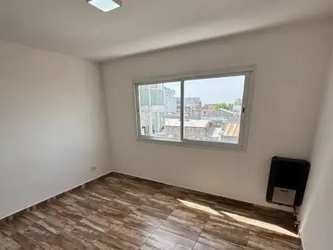 DEPARTAMENTO DE 2  AMBIENTES CON BALCÓN