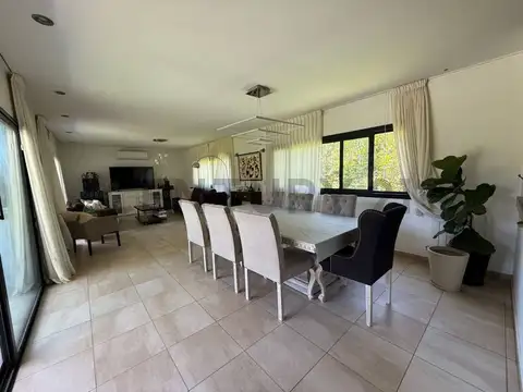 Casa en Venta en Los Ceibos, USD 580.000