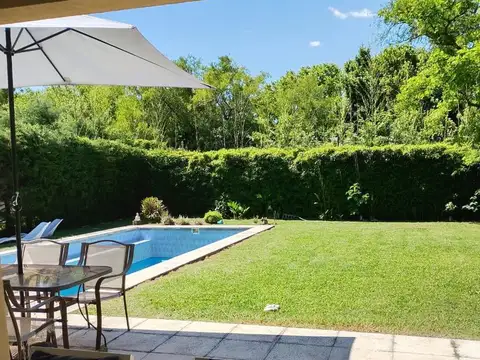 Casa 5 ambientes con 2 baños