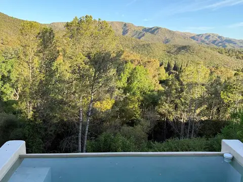 Casa de Lujo Recién Construida en B La Loma, La Cumbre  Vistas Insuperables al las Sierras