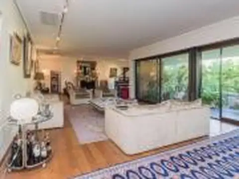 Departamento 8 ambientes con 5 baños