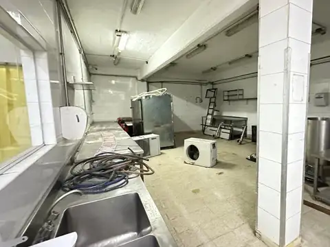 Galpon en Venta 34  mts Fondo