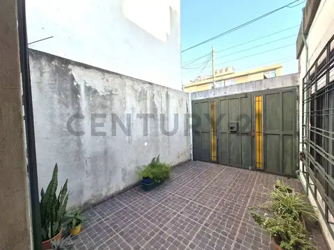 Casa en Venta en Castelar, USD 120.000