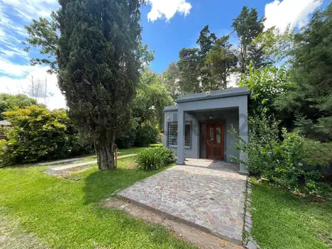 Interna El Jagüel 100, Piso 0