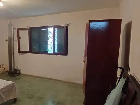 Casa 6 ambientes con 1 baño