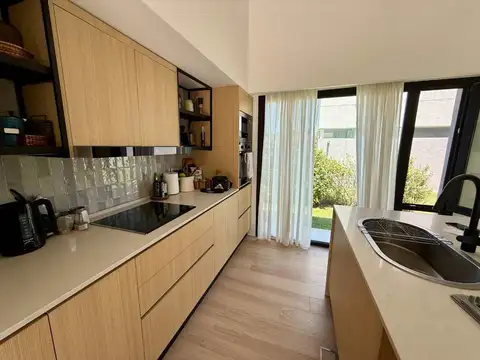 Casa en Venta en Lagos de San Eliseo, USD 215.000